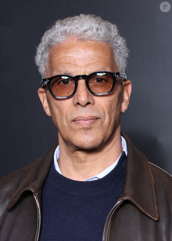 "J'ai choisi Bruxelles parce que j'y ai tourné deux séries. Et mon fils est entré à Saint-Luc dans une école d'art", a-t-il précisé dans les colonnes de Gala

Sami Bouajila (président du jury Sang Neuf) lors du photocall de l'ouverture de la 5ème édition de Reims Polar, festival international du film policier, à Reims le 1er avril 2025.
© Denis Guignebourg / Bestimage