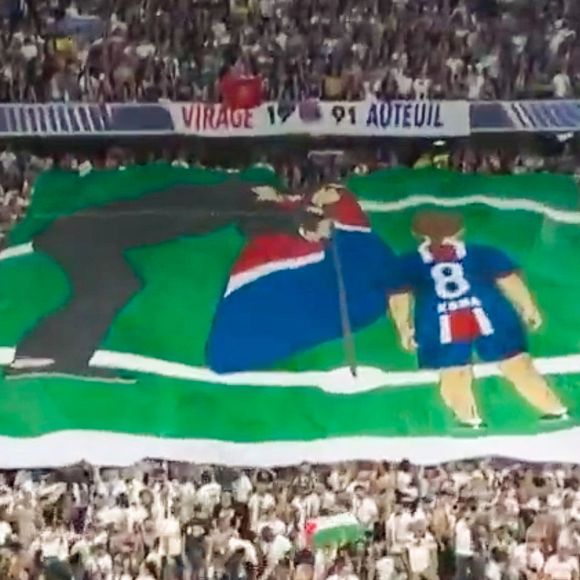 Le magnifique tifo des supporters du PSG en hommage à Xana avec son Luis Enrique (coach du PSG) lors de la Finale de la Ligue Des Champions 2025 "PSG - Inter Milan" à l'Allianz Arena de Munich, le 31 mai 2025. Capture d'écran TV via Bestimage