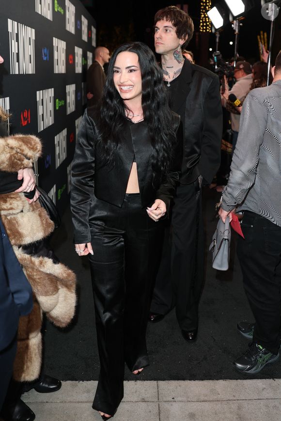 Demi Lovato et son mari Jordan Lutes ont assisté à la première du film "The Moment" de Charli XCX au Fine Arts Theater à Los Angeles.