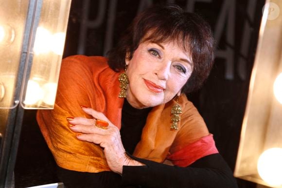 Exclusif - Portrait de Anny Duperey à Paris, le 8 novembre 2022. © Cédric Perrin/Bestimage