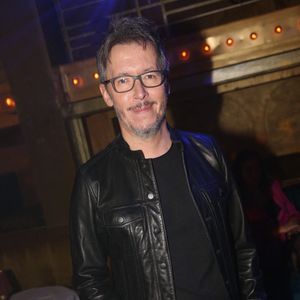 Elle insiste d’emblée sur un point : "Il s’agit d’un changement d’animateur, et non de l’émission, qui se poursuit à la rentrée". 

Jean-Luc Lemoine lors de la soirée de lancement des vins et du parfum « L'Ogre » de Jean-Marie Bigard, au Manko à Paris, en France, le 28 octobre 2019. Photo de Jérôme Domine/ABACAPRESS.COM