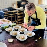 Après la perte de son étoile Michelin, ce chef ouvre un restaurant dans sa propre maison et seul aux fourneaux