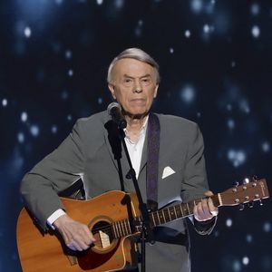 Exclusif - Salvatore Adamo, pour les surprises lors de l'enregistrement de l'émission "La Boîte à secrets", présentée par F.Bollaert et diffusée le 10 octobre 2025 sur France 3, dans les studios du Lendit à Saint-Denis, Seine Saint-Denis, France, le 22 septembre 2025. © Jack Tribeca/Bestimage