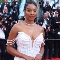 Angélique Angarni-Filopon (Miss France) réapparaît pour Cannes avec Diane Leyre et Sylvie Tellier, a-t-elle respecté le règlement ?