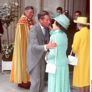 Le prince Charles et la princesse Margaret lors d'un mariage à Winchester.
Crédit : ALPHA AGENCY / BESTIMAGE