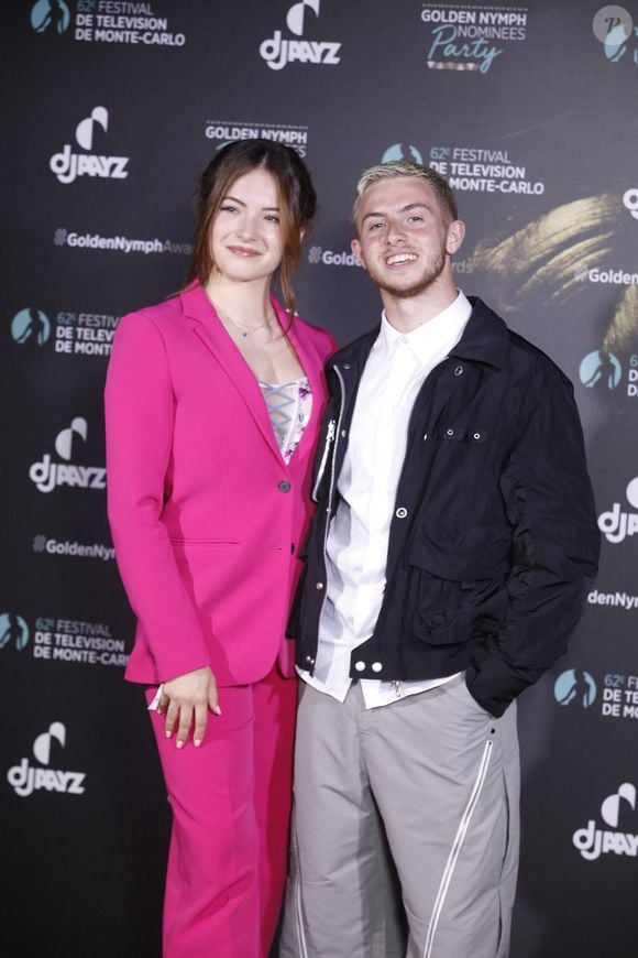 Elsa Bois et Michou au photocall de la soirée des nominées 'Golden Nymph nominées party' lors du 62ème Festival de Télévision de Monte-Carlo, à Monaco, le 20 Juin 2023. 
© Denis Guignebourg/BestImage