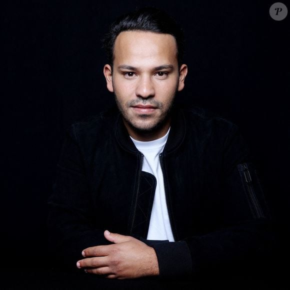 Le chroniqueur de "C à Vous" serait "privilégié" d'après plusieurs membres de l'équipe du talk-show de France 5.

Exclusif - Mohamed Bouhafsi pose à Paris, France, Photo par Jerome Domine/ABACAPRESS.COM