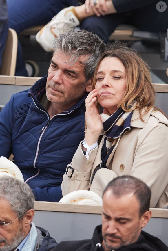 Xavier de Moulins et sa femme Anaïs Bouton - Célébrités dans les tribunes des Internationaux de France de tennis de Roland Garros 2024 à Paris le 26 mai 2024. © Moreau-Jacovides/Bestimage