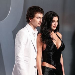Kylie Jenner et Timothée Chalamet à la soirée des Oscars Vanity Fair au Musée d'art du comté de Los Angeles, Los Angeles, Californie. Backgrid USA / Bestimage
