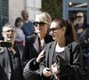 De nombreuses personnalités, dont Laeticia Hallyday, sont venues lui rendre hommage.

Laeticia Hallyday - Arrivées aux obsèques de N.Farès en l'église Saint-Jean-de-Montmartre à Paris, le 24 avril 2026. N.Farès est décédée le 17 avril 2026 à l'âge de 57 ans, quelques jours après un "incident cardiaque" survenu le 12 avril 2026 dans la piscine du complexe sportif, Blanche (9ème).
© Jacovides / Borde / Bestimage