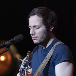 Vianney Bureau - La Nuit de la Déprime revient aux Folies Bergère, le 3 février 2020. A quelques jours de la Saint-Valentin, on retrouve sur scène les chanteurs les plus déprimants et les humoristes les plus badants, pour pleurer (de rire).

" A quoi sert de courir après le bonheur alors que la déprime est à portée de main" ! Voici le mantra de la Nuit de la déprime de R.Mezrahi. Depuis 8 ans, ce rendez-vous placé sous le signe du désespoir est une soirée incontournable à quelques jours de la Saint-Valentin.&