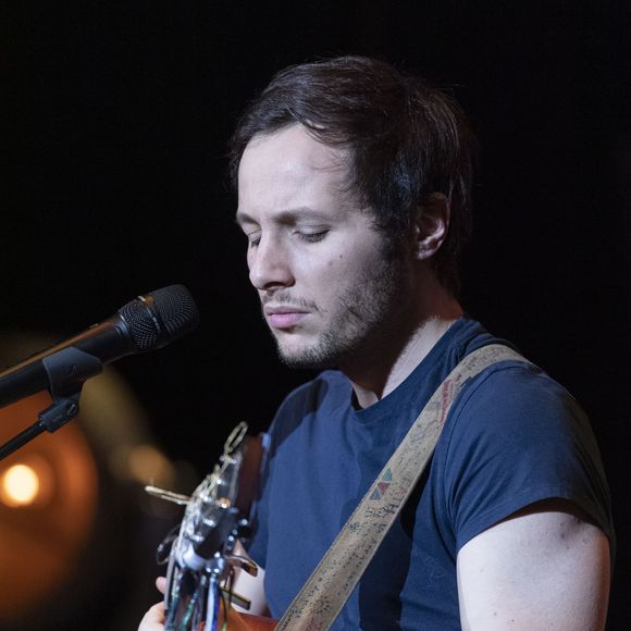 Vianney Bureau - La Nuit de la Déprime revient aux Folies Bergère, le 3 février 2020. A quelques jours de la Saint-Valentin, on retrouve sur scène les chanteurs les plus déprimants et les humoristes les plus badants, pour pleurer (de rire).

" A quoi sert de courir après le bonheur alors que la déprime est à portée de main" ! Voici le mantra de la Nuit de la déprime de R.Mezrahi. Depuis 8 ans, ce rendez-vous placé sous le signe du désespoir est une soirée incontournable à quelques jours de la Saint-Valentin.&