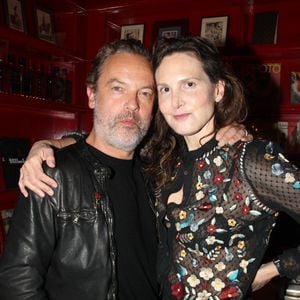 Patrick Mille et sa femme Justine Levy lors de la remise du prix littéraire Castel 2024 au club Castel Paris le 13 novembre 2024.
© Philippe Baldini / Bestimage