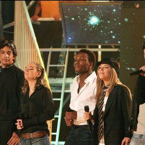 Emma Daumas, ancienne demi‑finaliste de la saison 2 de Star Academy, prend la parole cette semaine sur Instagram.

"Aurélie, Georges Alain, Anne Laure, Houcine, Emma Daumas, Alexandre, Fabien à l’émission 'Johnny 30 tubes de légende' 

DANIEL ANGELI / BESTIMAGE