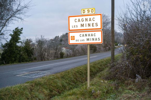 Panneaux routiers, entrée de ville, D 90 Cagnac Les Mines - Canhac de las Minas. Ferme du Jubillar, nouvelles fouilles menées dans le Tarn depuis le 17 janvier 2022. France, Cagnac-les-Mines, France, le 19 janvier 2022. Photo by Patricia Huchot-Boissier / ABACAPRESS.COM