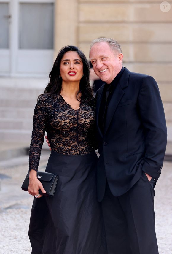 Et il y a d'ailleurs bien une chose avec laquelle le fils de François Pinault ne plaisante pas. Mais alors vraiment pas. 

Salma Hayek et son mari Francois-Henri Pinault - Dîner d'état en l'honneur du président des Etats-Unis et sa femme au palais de l'Elysée à Paris, à l'occasion de leur visite officielle en France. Le 8 juin 2024
© Jacovides-Moreau / Bestimage