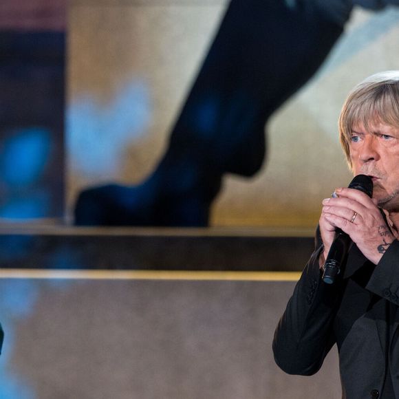 Exclusif - Le chanteur Renaud (Renaud Séchan) et Axelle Red - Tournage de l'émission "Merci Renaud" dans les studios de la Plaine Saint-Denis le 15 novembre 2016, qui sera diffusée le samedi 17 décembre 2016 en prime time sur France 2. © Cyril Moreau / Bestimage