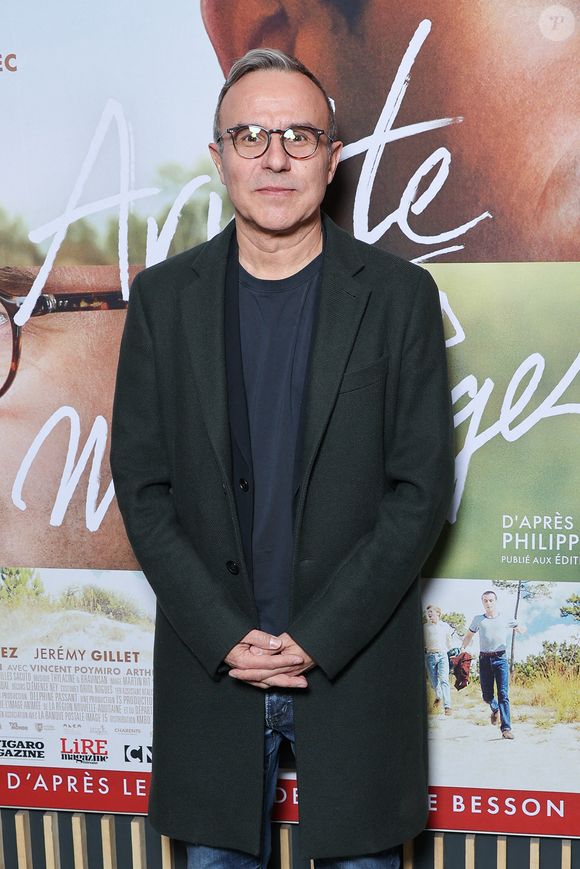 Philippe Besson assiste à la première de 'Arrete avec tes Mensonges' à l'UGC Danton le 21 février 2023 à Paris, France. Photo par Nasser Berzane/ABACAPRESS.COM