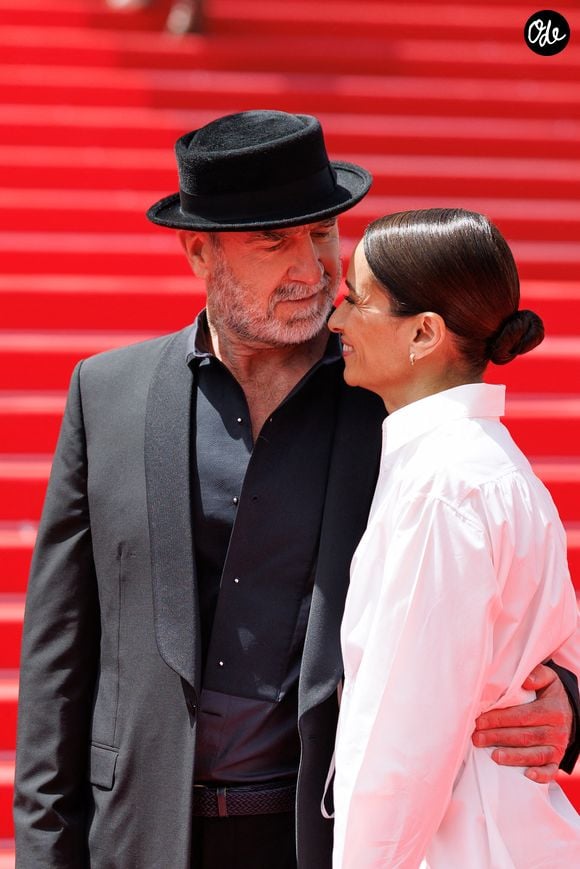 Eric Cantona et sa femme Rachida Brakni - Montée des marches du film « Soudain » lors du 79ème Festival International du Film de Cannes, le 15 mai 2026. © Jacovides-Moreau / Bestimage