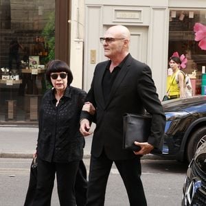Exclusif - Mireille Mathieu et Hervé Marc (manager et le fidèle collaborateur de la chanteuse) lors de la cérémonie religieuse pour Olivier Echaudemaison en l'église Saint-Roch à Paris, France, le 7 septembre 2026. © Christophe Aubert/Bestimage