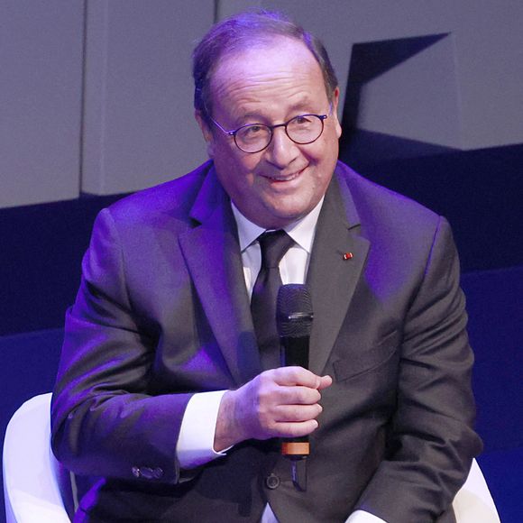 François Hollande lors du Festival Séries Mania à Lille le 23 mars 2025 © Chrisotphe Aubert via Bestimage