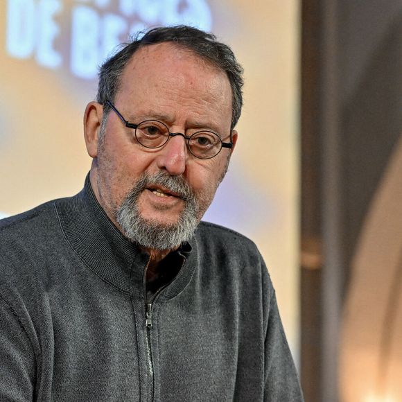 Jean Reno assistant à la 164e Vente des Vins des Hospices de Beaune à Beaune, France. Photo de Julien Reynaud/APS-Medias/ABACAPRESS.COM