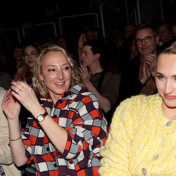 Audrey Lamy et son compagnon Thomas Sabatier, Chloé Jouannet - Projection du court-métrage "Allez ma Fille" réalisé par C.Jouannet lors du 27éme Festival International du Film de Comédie de l'Alpe d'Huez, le 17 janvier 2024. 
© Dominique Jacovides / Bestimage