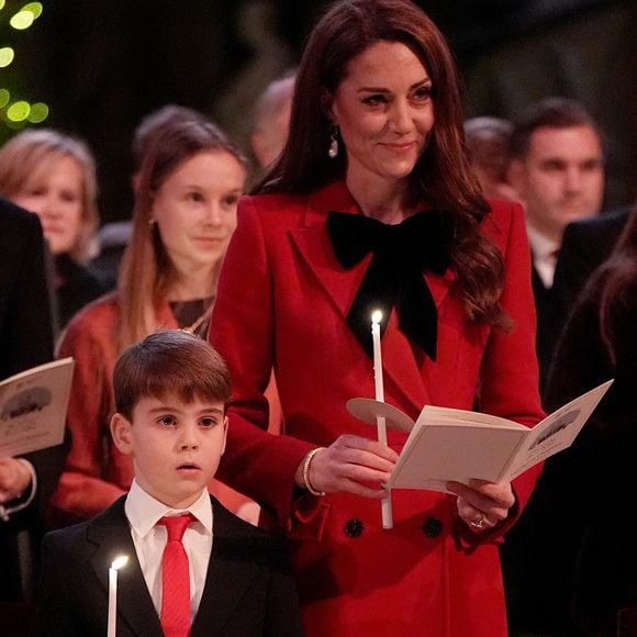 De quoi faire le bonheur de leurs admirateurs !

Le prince Louis de Galles et Catherine (Kate) Middleton, princesse de Galles - La famille royale d'Angleterre assiste à la messe "Together At Christmas Carol" à l'abbaye de Westminster à Londres, Royaume-Uni le 6 Décembre, 2024