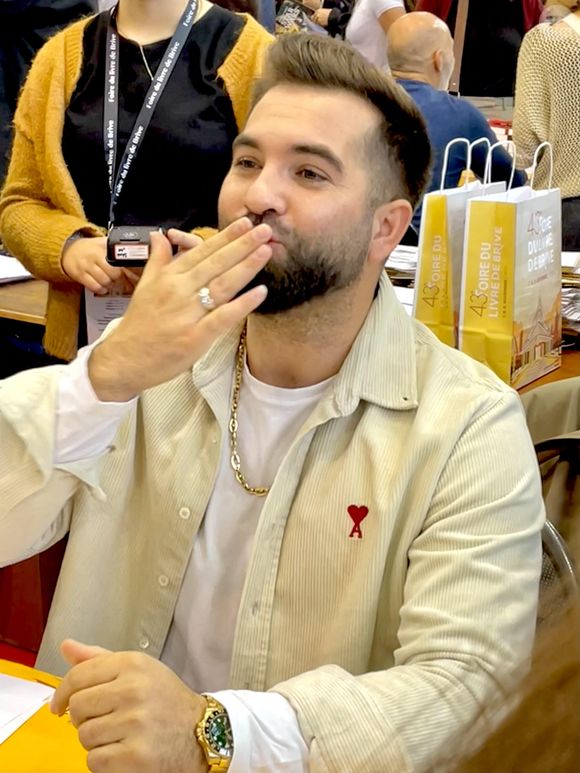 Kendji Girac - Les célébrités en dédicace à la 43ème Foire du Livre de Brive (7 - 9 novembre 2025), le 8 novembre 2025.
© Fabien Faure / Bestimage