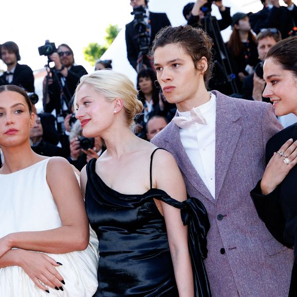 Christophe Honoré, Noée Abita, Adèle Exarchopoulos, Nadia Tereszkiewicz, Paul Kircher, Victoire Du Bois - Montée des marches du film " La bataille de Gaulle : L'âge de fer " lors du 79ème Festival International du Film de Cannes, le 20 mai 2026. © Jacovides-Moreau / Bestimage