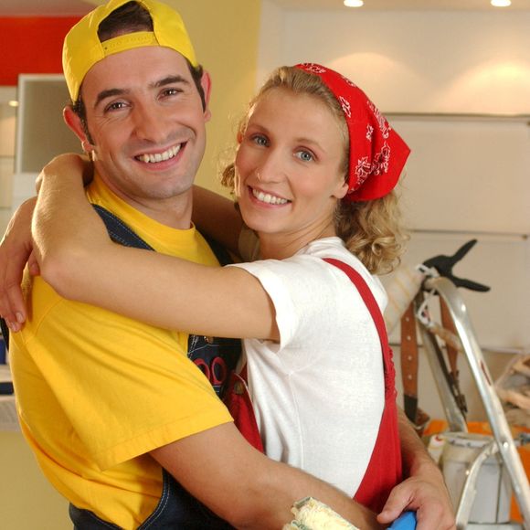 Alexandra Lamy et Jean Dujardin se sont rencontrés sur le tournage de la série "Un gars, une fille". 

Alexandra Lamy et Jean Dujardin sur le tournage d'Un gars, une fille. GONGORA Marie-Anne via Bestimage