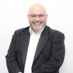 L'homme de télé est également titulaire des "Grosses Têtes" sur RTL

Exclusif - Yoann Riou - Backstage - Enregistrement de l'émission "100% Logique", présentée par C.Féraud et diffusée le 4 mars sur France 2
© Jack Tribeca / Bestimage