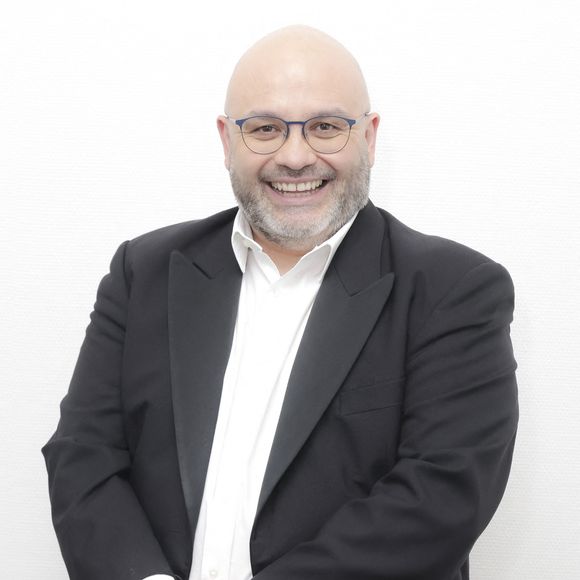 L'homme de télé est également titulaire des "Grosses Têtes" sur RTL

Exclusif - Yoann Riou - Backstage - Enregistrement de l'émission "100% Logique", présentée par C.Féraud et diffusée le 4 mars sur France 2
© Jack Tribeca / Bestimage