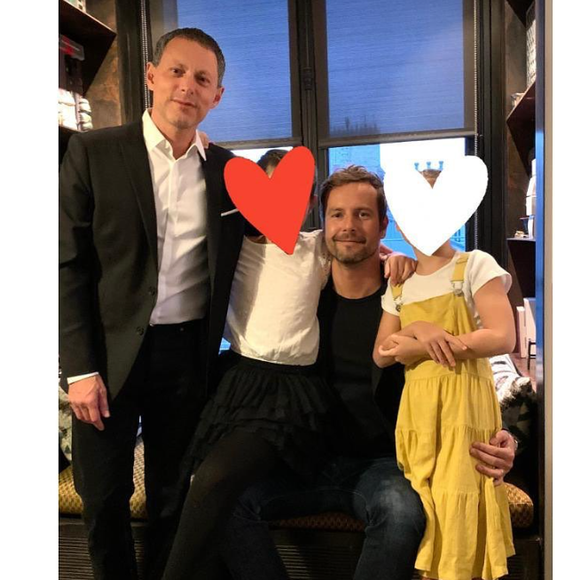 Elle leur a fait une belle déclaration 
Marc-Olivier Fogiel et François Roelents avec leurs filles Milla et Lily