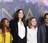 Pour sa plus grande joie l'un de ses fils, dont elle n'a pas révélé l'identité, vit désormais dans l'un de ses appartements à New York, qu'elle avait acheté lorsqu'elle plus jeune comme elle l'a glissé aux équipes du "New York Times" ce mois-ci. 

Angelina Jolie et ses enfants : Shiloh Jolie-Pitt , Zahara, Vivienne, Maddox, Knox Leon au photocall de la première du film Les Eternels (Eternals) au cinéma BFI Imax de Londres le 27 octobre 2021.

© Future-Image via ZUMA Press / Bestimage