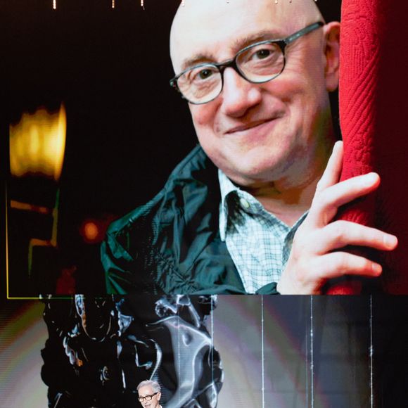 "On était à la cérémonie des obsèques. Il était pas dans la boîte, il était avec nous en train de rire de ce qu’on entendait, parce qu’on a pris des fous rires comme souvent aux enterrements".

Thierry Lhermitte, Josiane Balasko, hommage Michel Blanc - Cérémonie de la 50ème édition de la cérémonie des César à l'Olympia à Paris, France, le 28 février 2025 © Dominique Jacovides - Olivier Borde / Bestimage