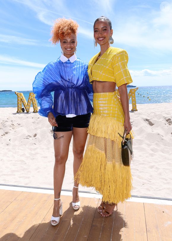 Alicia Aylies et Flora Coquerel au défilé Magnum sur la plage Magnum Cannes à l'occasion du 79ème Festival International du Film de Cannes, le 14 mai 2026.

Photo : Denis Guignebourg / Bestimage