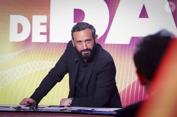 Exclusif - Cyril Hanouna, sur le plateau de l’émission « TPMP » présentée par C.Hanouna et diffusée en direct sur Youtube et sur toutes les box (SFR, FREE, Bouygues, MyCanal etc), Paris, France, le 19 mars 2025. © Jack Tribeca / Bestimage