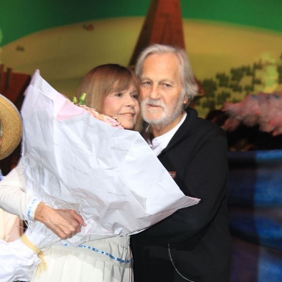 Exclusif - Chantal Goya et son mari Jean-Jacques Debout - Chantal Goya sur la scène du Palais des Congrès dans son spectacle "Le soulier qui vole" à Paris le 6 octobre 2019. © Philippe Baldini/Bestimage