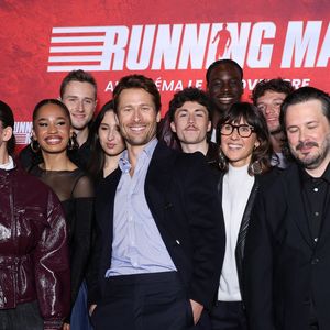 Alexia Laroche-Joubert, Edgar Wright, Glen Powell et les élèves de la Star Academy 2025 (G-D) Mélissa, Léa, Lily, Ambre, Léane, Léo, Noah, Théo P., Jeanne, Victor, Anouk, Ema, Sarah et Bastiaan lors de la première de Running Man au cinéma UGC Ciné Cité Bercy à Paris le 3 novembre 2025.
© Denis Guignebourg / Bestimage