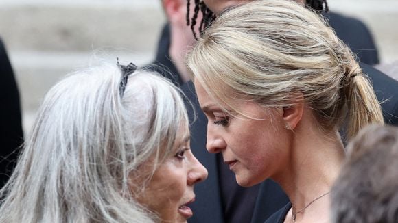Pour l'ultime voyage de Thierry Ardisson, les trois femmes de sa vie, Christiane, Béatrice et Audrey, étaient toutes bien là