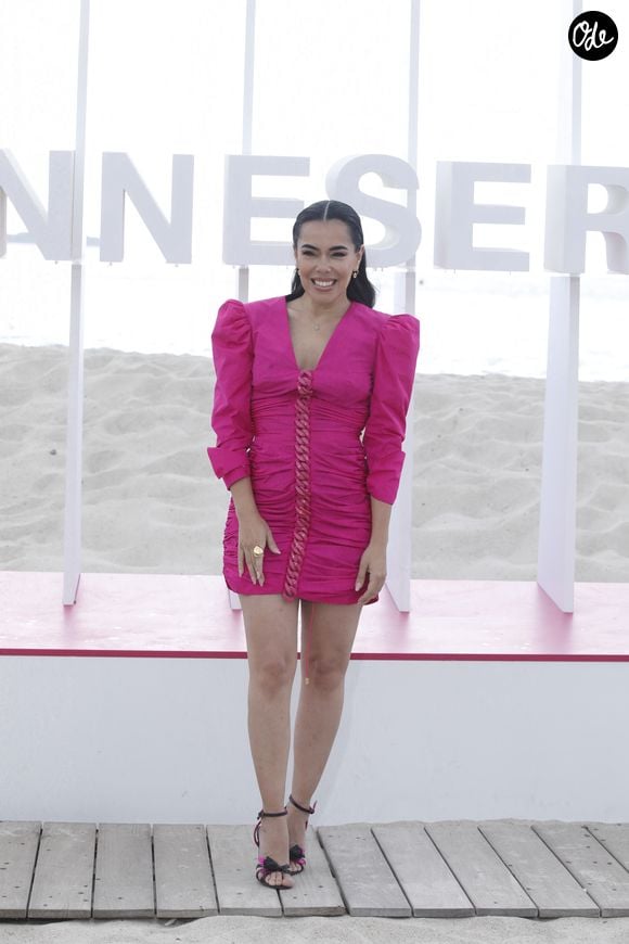 Entre les commentaires évoquant son "portrait craché" et ceux saluant sa bouille craquante, la publication a suscité de nombreuses réactions de fans 

Beatriz Luengo (Un, Dos Très, nouvelle génération lors du photocall de 'CanneSeries' Saison 6 au Palais des Festivals de Cannes le 15 Avril 2023. © Denis Guignebourg/Bestimage