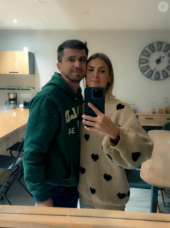 Alors que l'heure est à la fête - Liv fête son 3e anniversaire -, Roxanne annonce une nouvelle importante.

Roxanne et Michel Augoyard sont à la tête d'une fratrie de cinq enfants dans "Familles nombreuses, la vie en XXL" sur TF1.