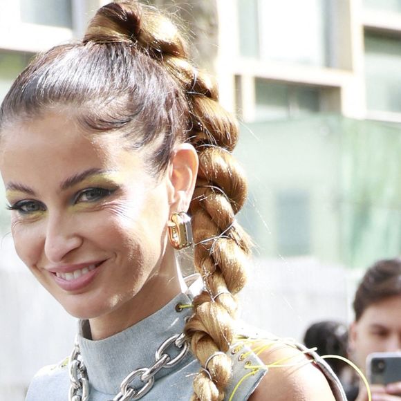 La Miss France 2010 est en couple avec un homme plus âgé qu'elle.

Malika Ménard - Les célébrités au défilé Rabanne "Collection Femme Prêt-à-Porter Printemps/Eté 2026" lors de la Fashion Week de Paris, le 2 octobre 2025

© Christophe Aubert via Bestimage