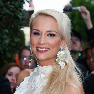 Élodie Gossuin-Lacherie à son arrivée au 6e Gala Global Gift au profit de la Fondation Eva Longoria, qui s'est tenu à l'Hôtel George V à Paris, en France, le 25 mai 2015. Photo de Nicolas Genin/ABACAPRESS.COM