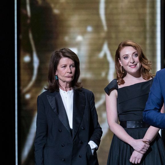 Claire Nadeau, Sarah Stern et Olivier Baroux (César du public pour "Les Tuche 3") lors de la 44ème cérémonie des César à la salle Pleyel à Paris, le 22 février 2019.