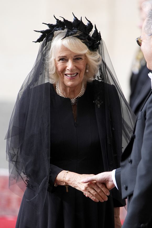 Le roi Charles III d'Angleterre et Camilla Parker Bowles, reine consort d'Angleterre, arrivent au Vatican à Rome, le 23 octobre 2025. Photo par PA Photo/ Bestimage