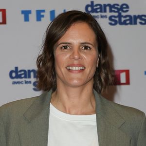 Elle a contracté une entorse et ne peut pas danser en talons.

Laure Manaudou - Photocall de lancement de la saison 2026 de "Danse avec les stars" (DALS) au siège de TF1 à Boulogne-Billancourt le 18 décembre 2025. © Coadic Guirec/Bestimage