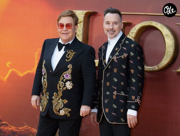 Elton John et son mari David Furnish à la première du film "Le Roi Lion" au cinéma Odeon Luxe Leicester Square à Londres, le 14 juillet 2019.

Agence / Bestimage
