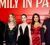 Aujourd'hui, ses accessoires de luxe s'arrachent aux quatre coins du globe, au point de s'inviter dans le dressing le plus envié du petit écran : celui de la série phénomène Emily in Paris. 

Darren Star, Philippine Leroy-Beaulieu, Lily Collins, Ashley Park, Andrew Fleming lors de la première de la série "Emily in Paris" saison 5 au Grand Rex à Paris le 15 décembre 2025.

© Pierre Perusseau / Bestimage